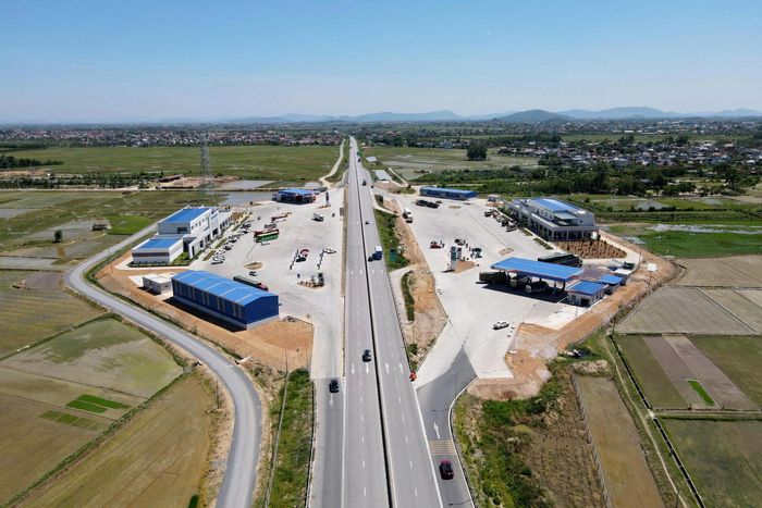  Trạm dừng nghỉ trên cao tốc Bắc – Nam đoạn qua tỉnh Thanh Hóa do Tập đoàn Xăng dầu Việt Nam làm chủ đầu tư, có quy mô hơn 7 ha, gồm hai khu dịch vụ đối xứng ở hai bên tuyến cao tốc. 