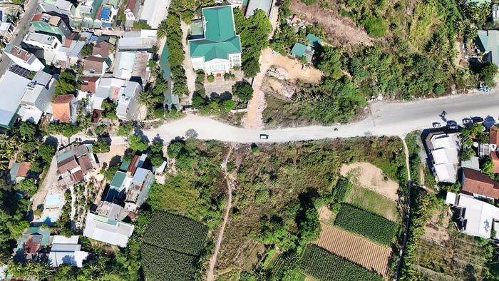  Phó Chủ tịch UBND tỉnh Quảng Ngãi Đỗ Tâm Hiển yêu cầu phải thông tuyến trong năm 2026. 