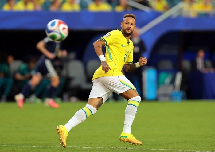  Neymar lập tức tạo cột mốc đáng nhớ tiếp theo trong sự nghiệp. Ảnh: Reuters. 