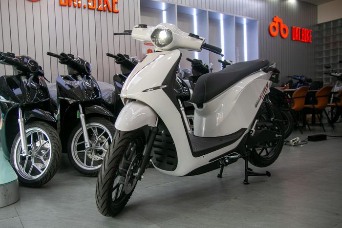  Dat Bike Quantum có thể di chuyển đến 285 km/lần sạc. Ảnh: Phúc Hậu. 