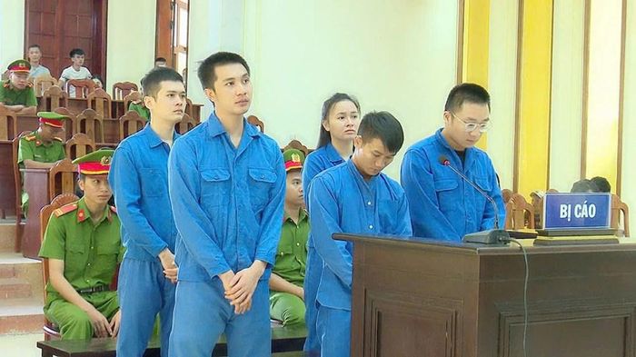 Các bị cáo tại phiên tòa xét xử
