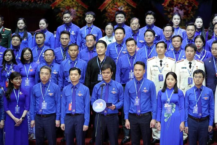 Bí thư thứ nhất Trung ương Đoàn Bùi Quang Huy thay mặt Ban Chấp hành Trung ương Đoàn khóa XIII phát biểu nhận nhiệm vụ