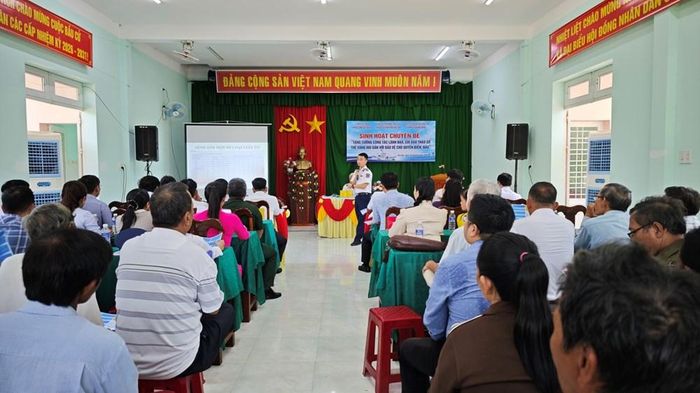 Quang cảnh hội nghị sinh hoạt chuyên đề