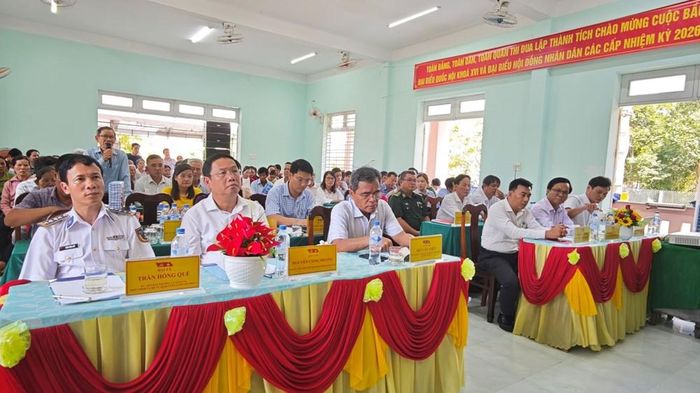 Buổi sinh hoạt chuyên đề thu hút sự tham gia của đông đảo cán bộ, đảng viên và ngư dân địa phương