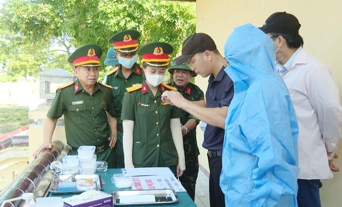 Sao chụp, số hóa thông tin và bảo quản các mẫu theo đúng yêu cầu. Ảnh: L.S