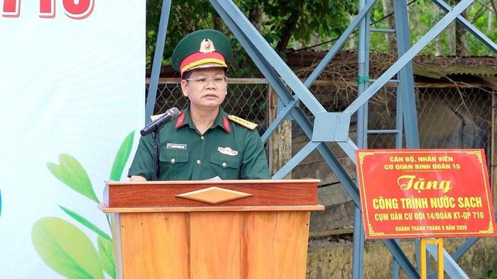 Đại tá Nguyễn Hồng Lam - Phó Tư lệnh Binh đoàn phát biểu tại buổi lễ