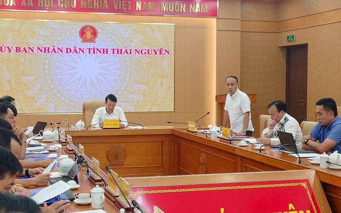 Đại diện VFF, Tổng Thư ký Nguyễn Văn Phú phát biểu tại hội nghị