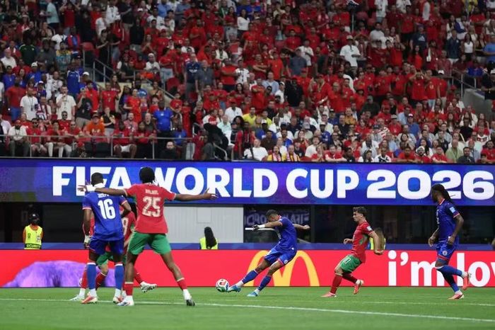Cú dứt điểm của tuyển thủ Haiti. (Ảnh: FIFA)