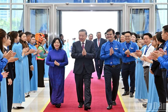  Tổng Bí thư, Chủ tịch nước Tô Lâm tới dự phiên trọng thể. 