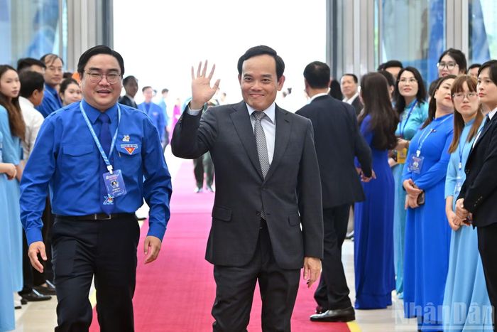 Bí thư Thành ủy Hồ Chí Minh Trần Lưu Quang tới dự phiên trọng thể.