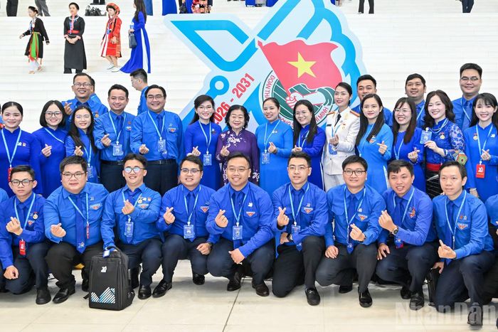 Nguyên Phó Chủ tịch nước Trương Thị Mỹ Hoa tới dự phiên trọng thể.