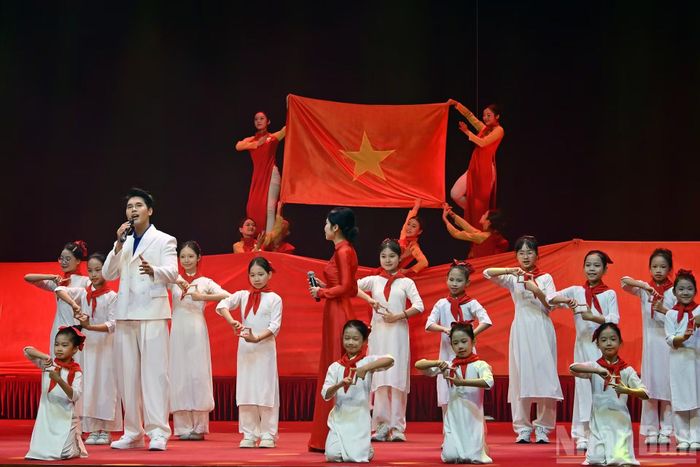 Tiết mục văn nghệ chào mừng Đại hội.