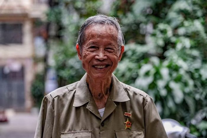 Đại tá, Anh hùng Lực lượng vũ trang nhân dân La Văn Cầu. (Ảnh: NAM TRẦN)
