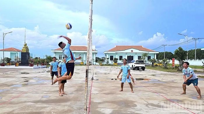 Đồn Biên phòng Cái Cùng (tỉnh Cà Mau) tổ chức giải bóng chuyền giao lưu chào mừng Ngày truyền thống.