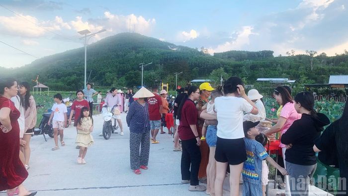 Điểm du lịch cộng đồng Đại An thu hút đông đảo người dân và du khách đến tham quan, trải nghiệm vào dịp cuối tuần.