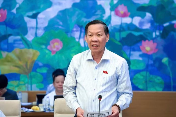 Chủ nhiệm Ủy ban Kinh tế và Tài chính Phan Văn Mãi phát biểu. (Ảnh: Media Quốc hội)