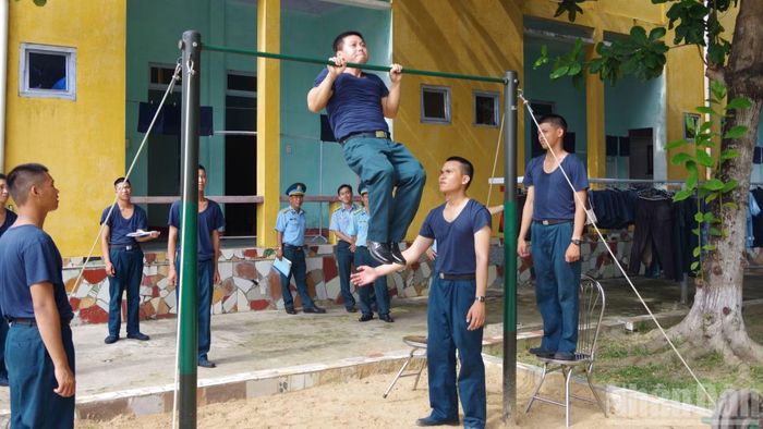 Một buổi duy trì luyện tập, kiểm tra thể lực của Trung đoàn Ra đa 290.