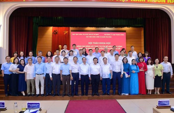 Đại biểu dự hội thảo.