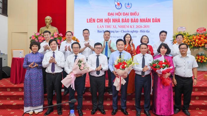 Ban Chấp hành Liên Chi hội Nhà báo Báo Nhân Dân khóa XI, nhiệm kỳ 2026-2031 ra mắt Đại hội.