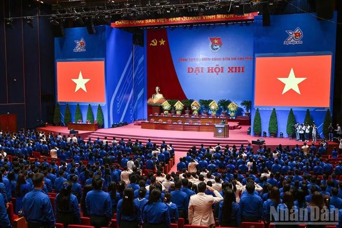 Nghi lễ chào cờ tại phiên làm việc cuối cùng của Đại hội.