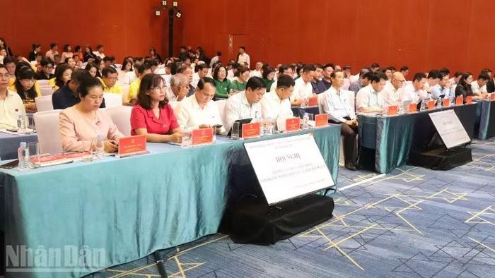 Các đại biểu dự hội nghị.