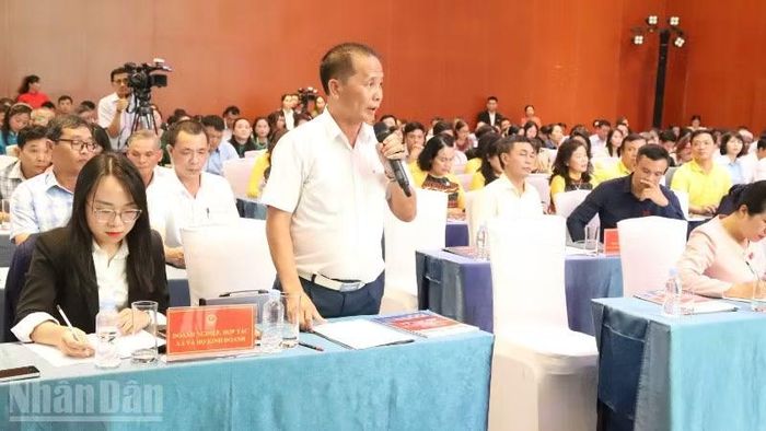 Ông Trần Tiến Lợi, Chủ tịch Hiệp hội Bất động sản tỉnh Đắk Lắk trao đổi tại hội nghị.