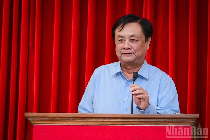 Nguyên Phó Chủ tịch Quốc hội Lê Minh Hoan phát biểu tại hội thảo. (Ảnh: BẢO LONG)