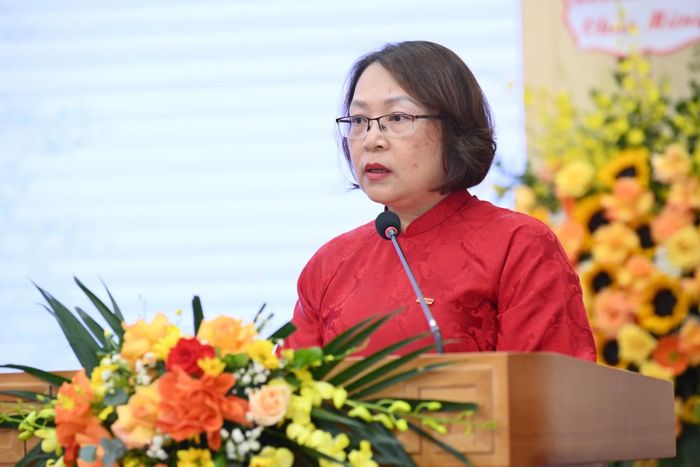 Đại diện Chi hội Ban Khoa học-Môi trường trình bày tham luận tại Đại hội.