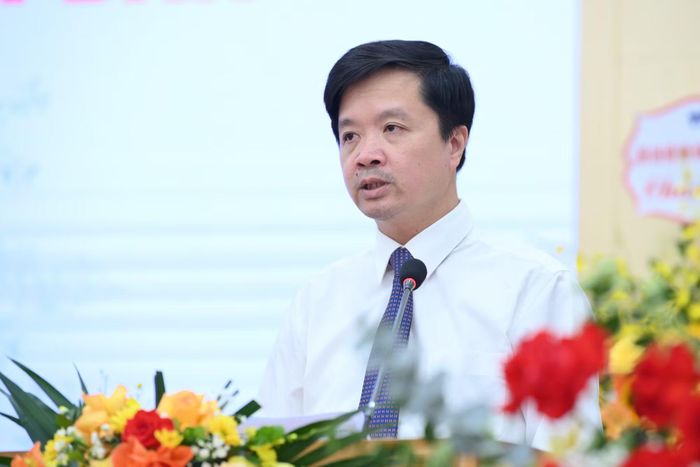 Đồng chí Tạ Quang Dũng, Trưởng Ban Thẩm tra tư cách đại biểu báo cáo kết quả thẩm tra tư cách đại biểu tham dự Đại hội.