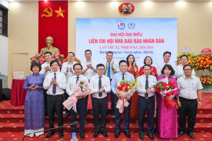 Ban Chấp hành Liên Chi hội Nhà báo Báo Nhân Dân khóa XI, nhiệm kỳ 2026-2031 ra mắt Đại hội.