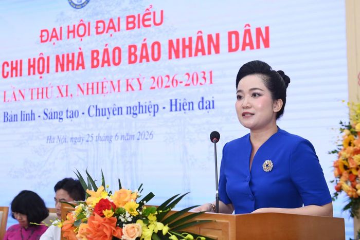 Đại diện Chi hội Trung tâm Phát triển truyền thông trình bày tham luận tại Đại hội.