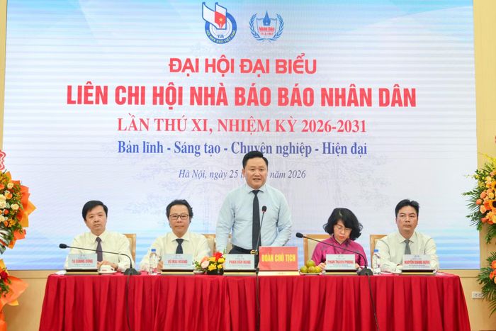 Đoàn Chủ tịch điều hành Đại hội.