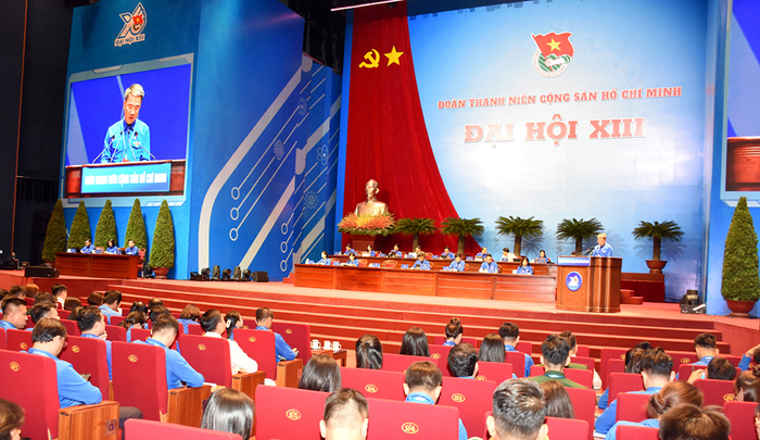 Quang cảnh ngày làm việc thứ nhất của đại hội. 