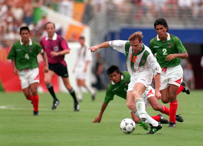  Trận đấu diễn ra hơn ba thập kỷ trước trong một trong những ngày nóng nhất lịch sử World Cup. Ảnh: Getty Images 