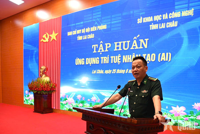  Đại tá Trương Minh Đức phát biểu khai mạc tập huấn. 
