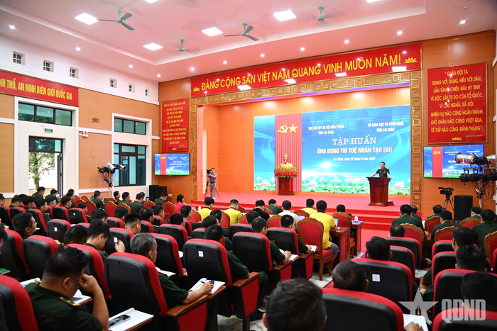  Quang cảnh lớp tập huấn.