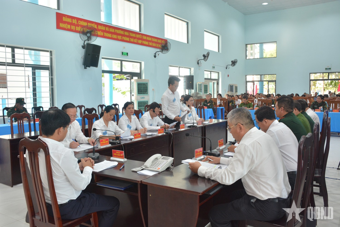 Ban Thường vụ Đảng ủy phường Nha Trang tập bài nội dung: Hội nghị ra nghị quyết lãnh đạo chuyển địa phương vào trạng thái khẩn cấp quốc phòng. 