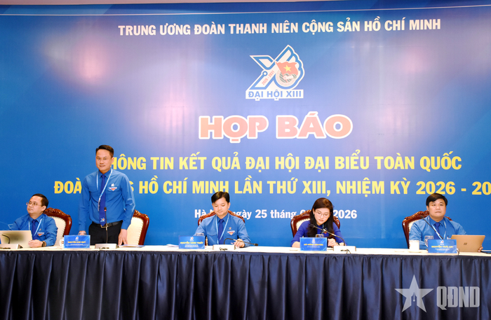  Đại diện Ban tổ chức trả lời câu hỏi của phóng viên các cơ quan thông tấn, báo chí.