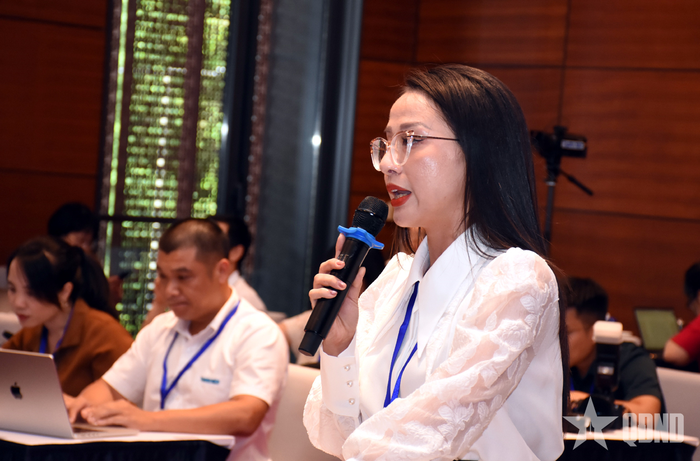  Phóng viên đưa ra nhiều câu hỏi thiết thực tại buổi họp báo.