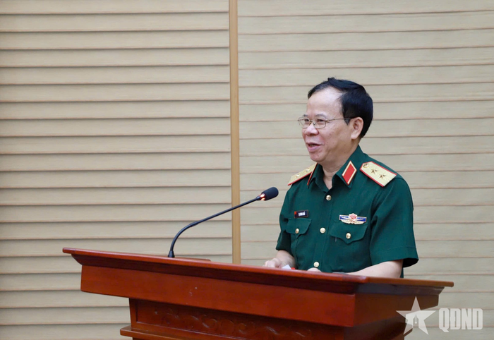 Trung tướng Tạ Quang Khải, Phó viện trưởng Viện KSND tối cao, Viện trưởng Viện KSQS Trung ương phát biểu chỉ đạo hội nghị. 