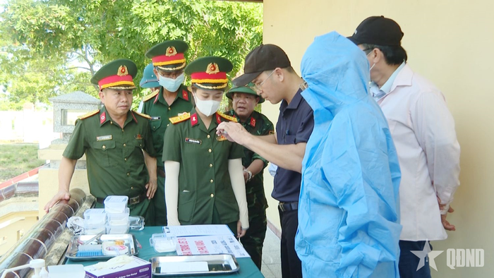  Tiến hành số hóa thông tin trước khi niêm phong, bảo quản và bàn giao mẫu sinh phẩm để giám định ADN.