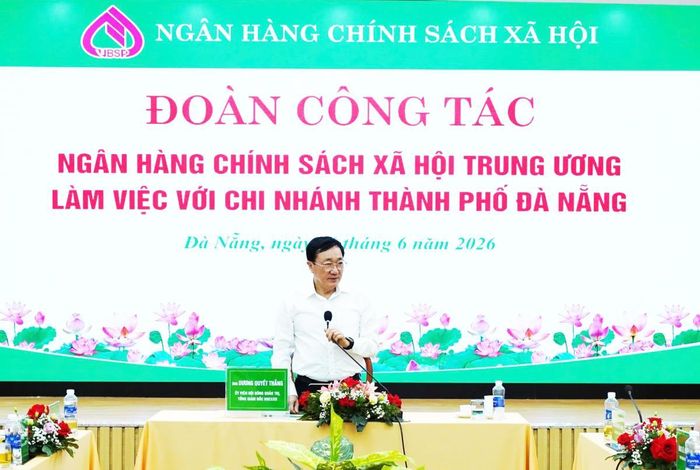 Tổng Giám đốc VBSP Dương Quyết Thắng phát biểu chỉ đạo tại buổi làm việc.