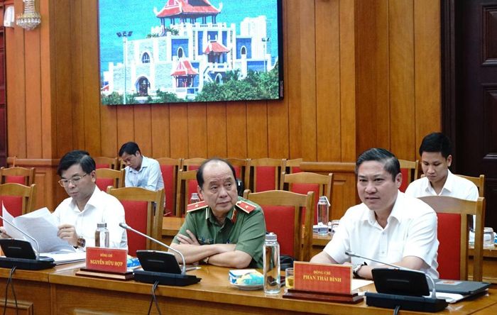 Các đại biểu tham dự phiên họp