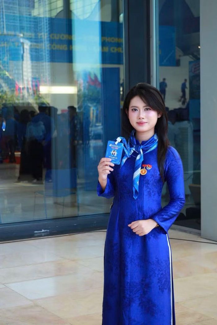 Hồ Thị Đoàn Linh (năm thứ tư, Trường Kinh tế, Trường ĐH Vinh) đại biểu sinh viên tỉnh Nghệ An.
