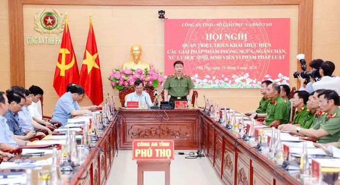 Thiếu tướng Nguyễn Minh Tuấn - Giám đốc Công an tỉnh Phú Thọ phát biểu tại hội nghị.