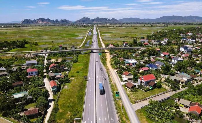 Tuyến cao tốc Bắc - Nam qua Thanh Hóa có chiều dài khoảng 10km, gồm 2 đoạn tuyến là Mai Sơn - Quốc lộ 45 và Quốc lộ 45 Nghi Sơn.