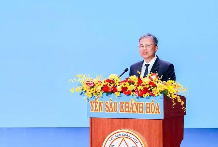 Ông Trần Hòa Nam - Phó Chủ tịch UBND tỉnh Khánh Hòa phát biểu tại hội nghị.