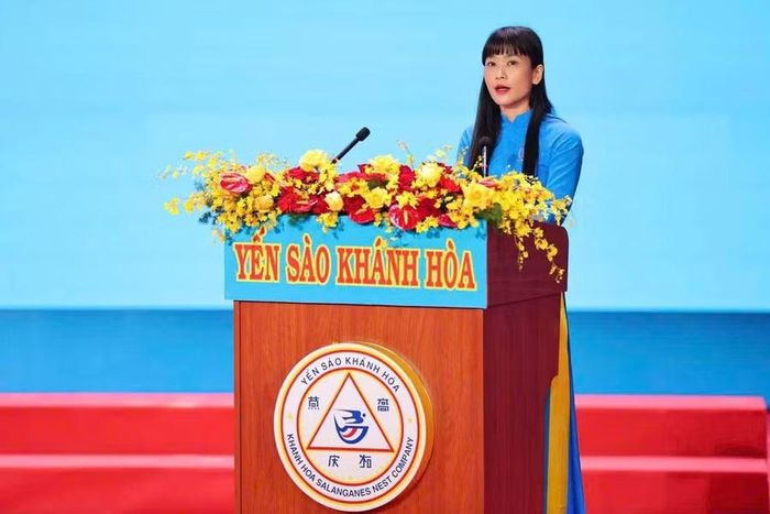 Bà Trịnh Thị Hồng Vân, Chủ tịch Hội đồng Thành viên Công ty Yến sào Khánh Hòa.