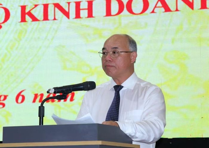Ông Trương Công Thái – Phó Chủ tịch UBND tỉnh thông qua tình hình phát triển kinh tế - xã hội 6 tháng đầu năm.