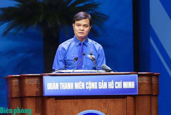 Đồng chí Bùi Quang Huy, Ủy viên Ban Chấp hành Trung ương Đảng, Phó Chủ tịch Ủy ban Trung ương Mặt trận Tổ quốc Việt Nam, Bí thư Thứ nhất Ban Chấp hành Trung ương Đoàn khóa XIII phát biểu khai mạc Đại hội. Ảnh: Ngọc Lâm